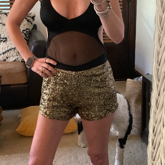 NWT Stylestalker gold sequin shorts - Picture 4 of 6